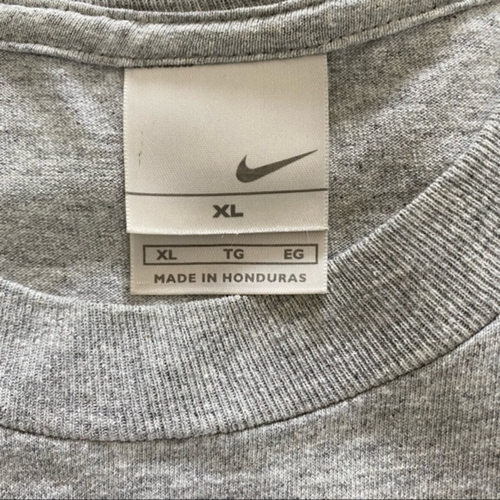 Nike Men’s Vintage 2005 Gray Short Sleeve Tee Sz XL - Picture 4 of 4